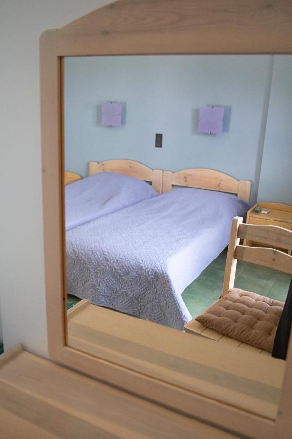 Eri Rooms To Let Raches  Bagian luar foto
