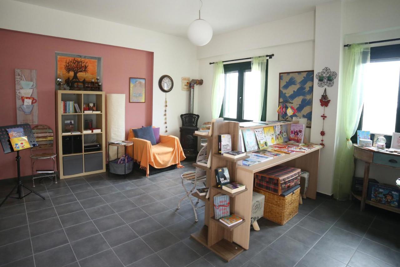 Eri Rooms To Let Raches  Bagian luar foto