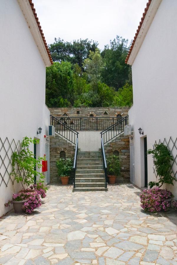 Eri Rooms To Let Raches  Bagian luar foto