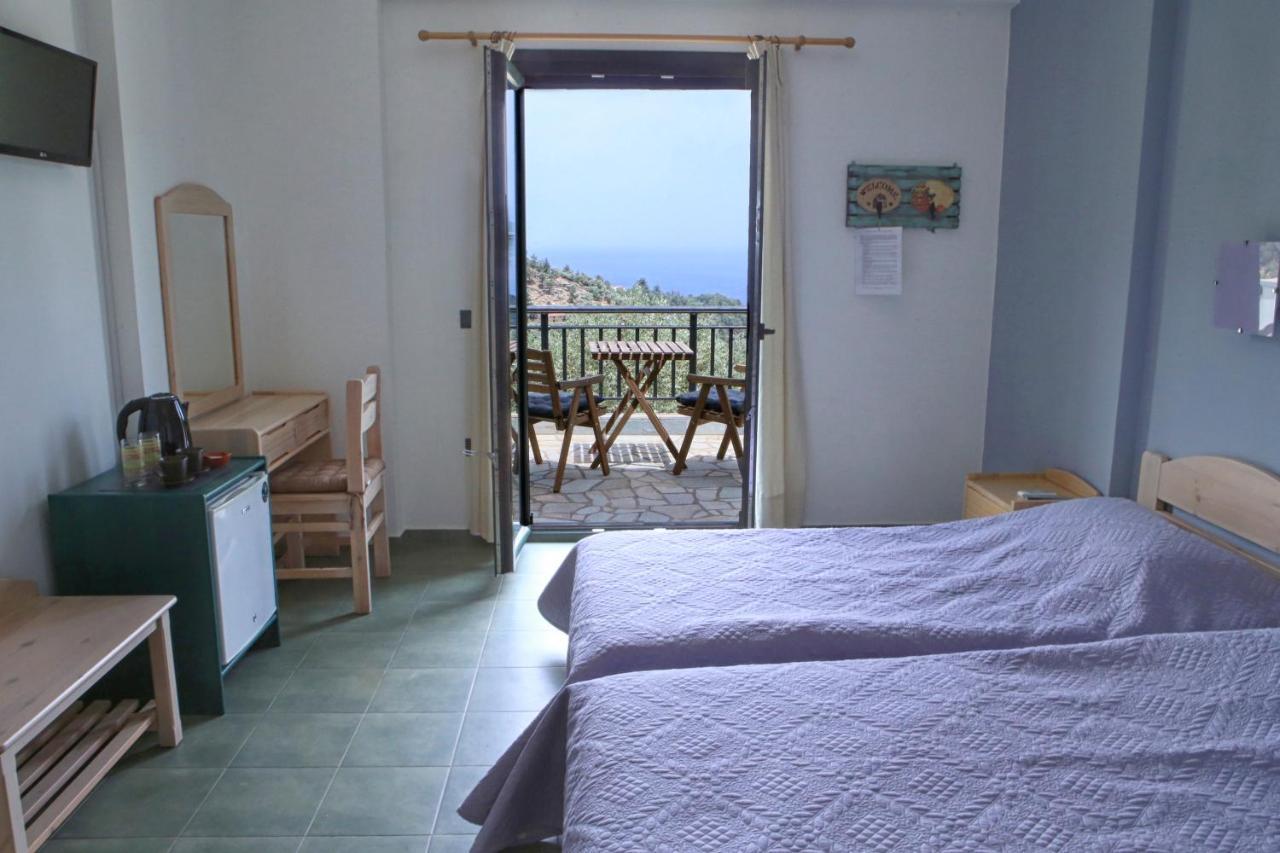 Eri Rooms To Let Raches  Bagian luar foto